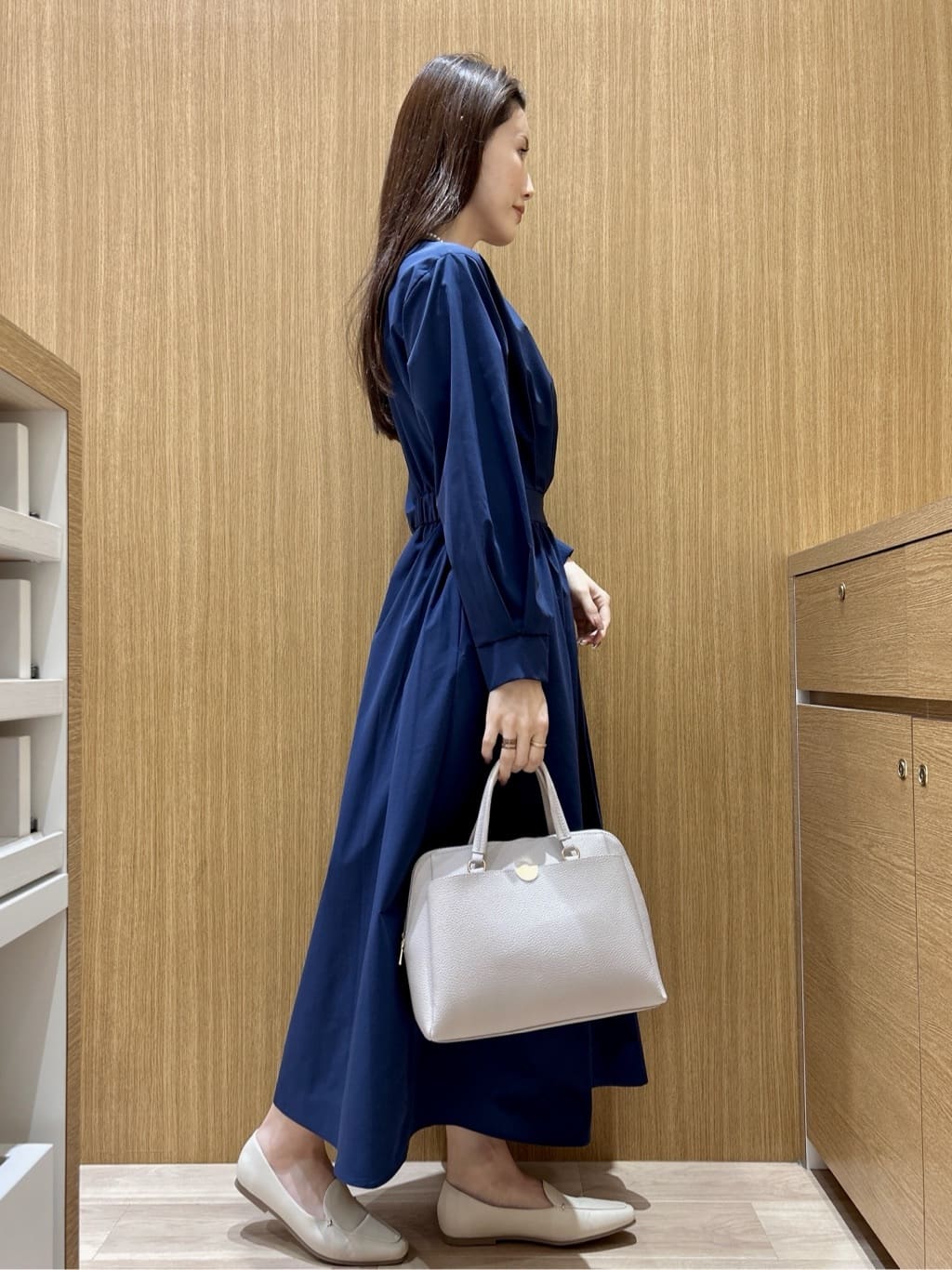 maiさんの「OPAQUE.CLIP｜カシュクール風デザインワンピース【洗濯機OK】」を使ったコーディネート