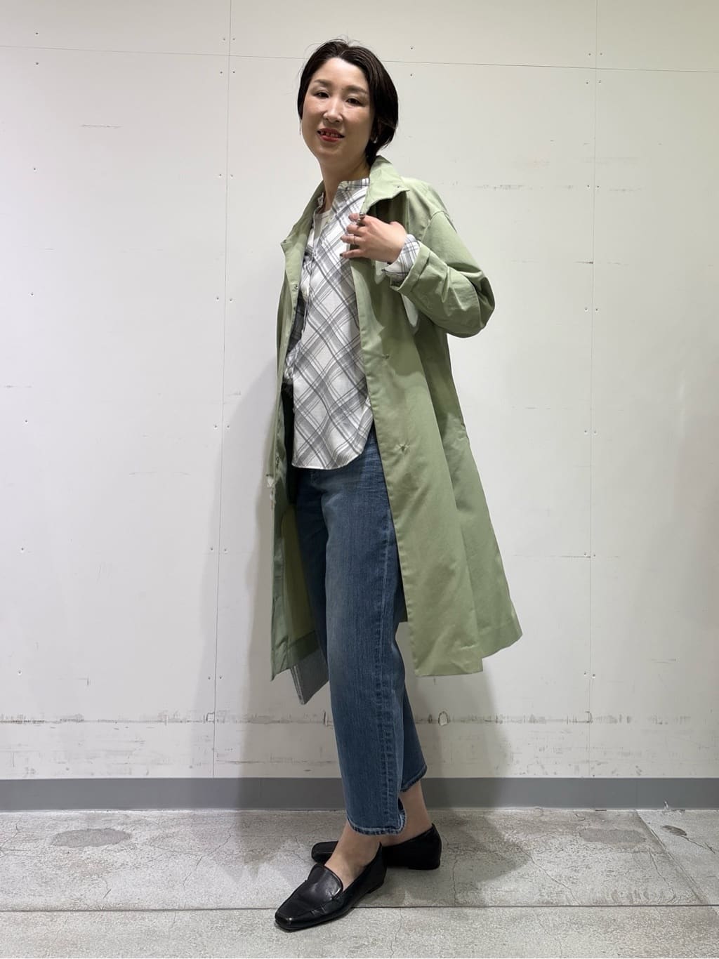 yuriさんの「INDIVI｜【褒められデニム】スリムストレート デニムパンツ」を使ったコーディネート