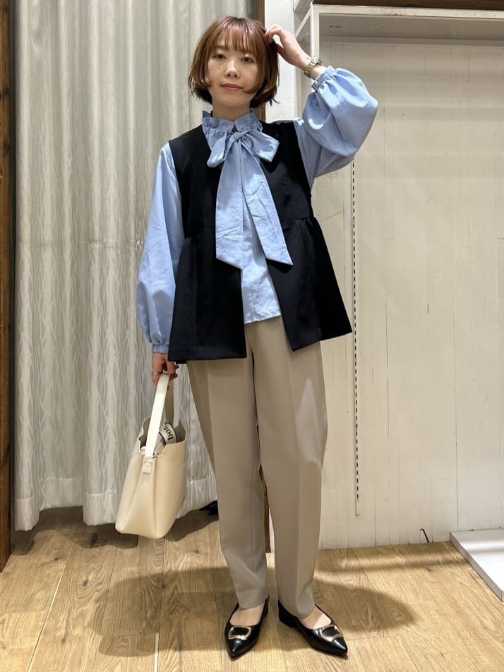 ga_riさんの「THE SHOP TK｜【通勤・きちんと見えに】ダブルクロス ペプラムジレ/セットアップ可」を使ったコーディネート