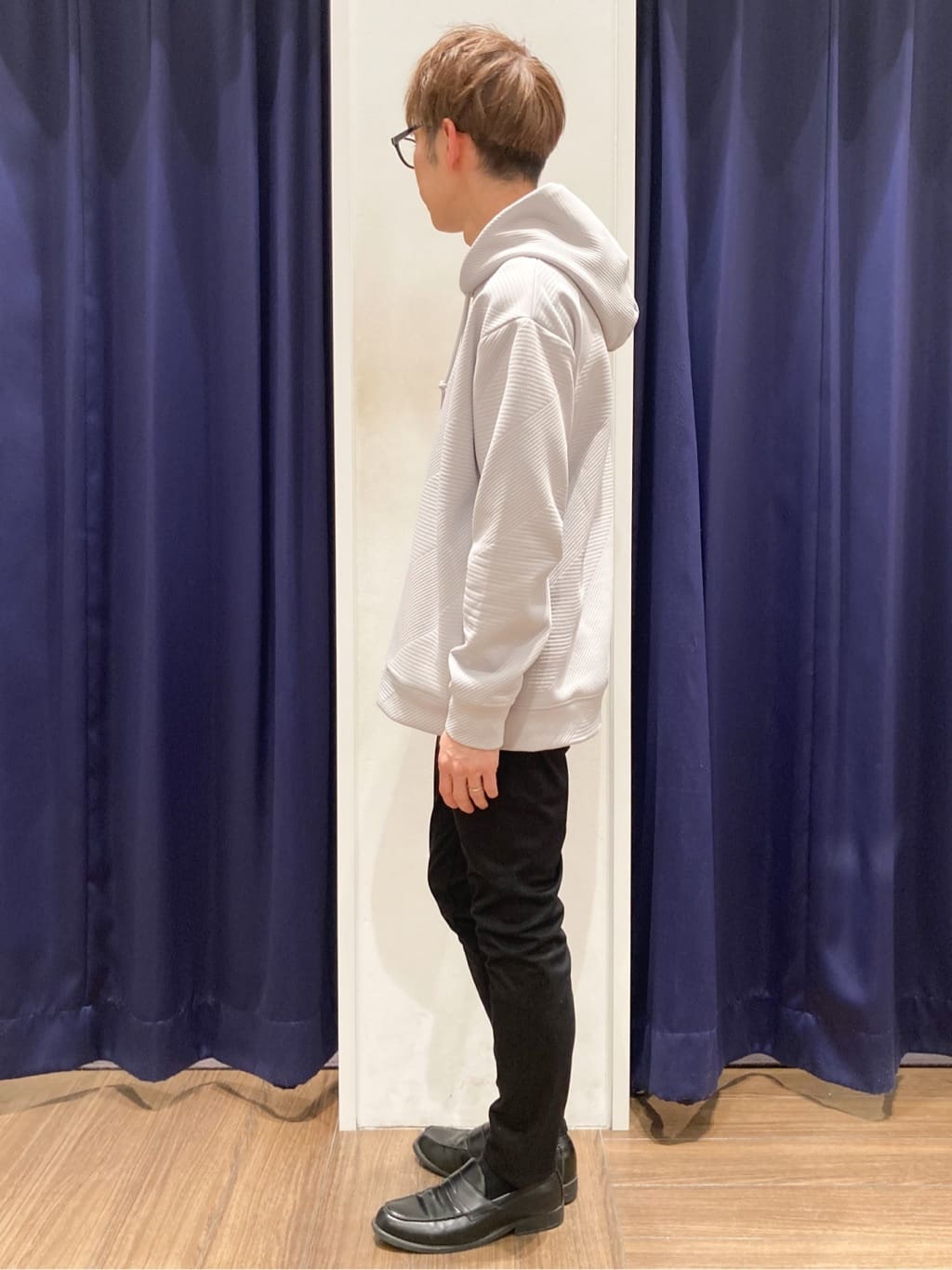 つーじーさんの「THE SHOP TK｜【さりげない表情が、品よく映える。】ふくれジャカードパーカ」を使ったコーディネート