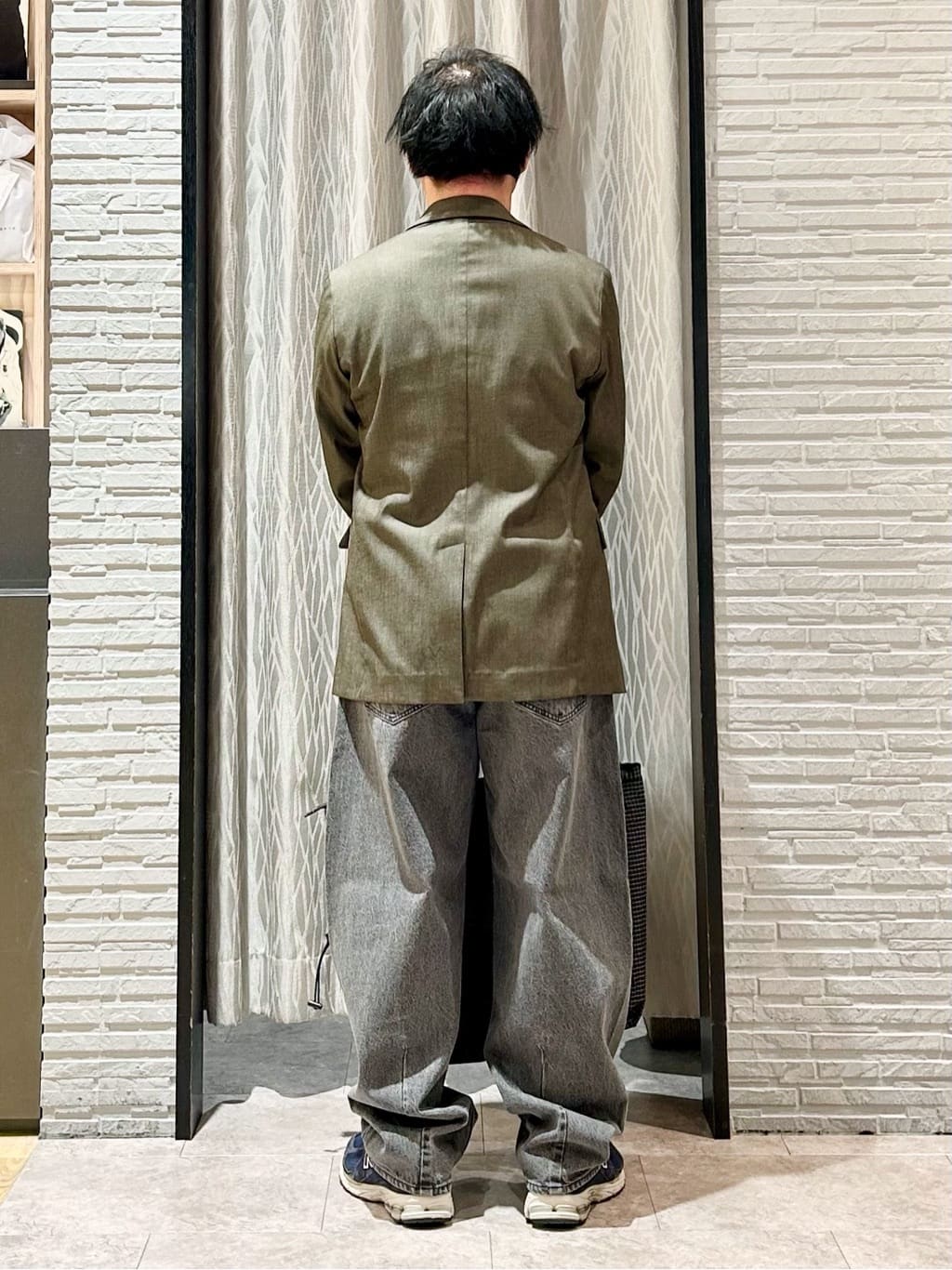 KENJI Iさんの「THE SHOP TK｜ライトエバーデニム ジャケット 洗濯機OK/ストレッチ/セットアップ可」を使ったコーディネート