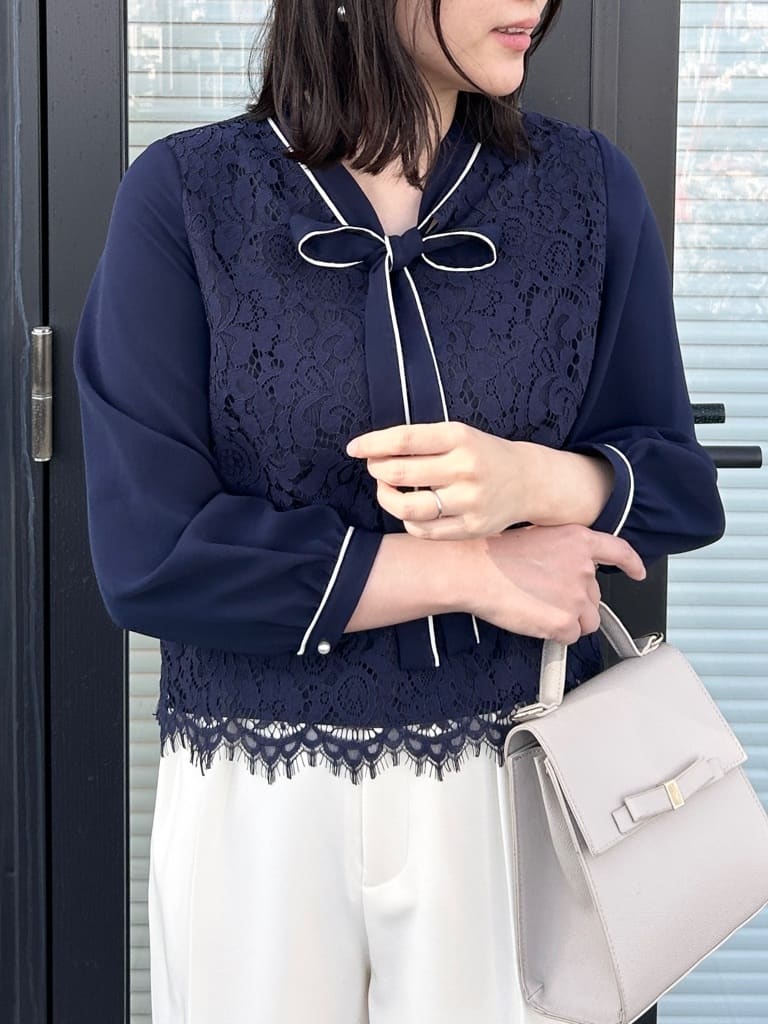 shinoさんの「Couture brooch｜【洗える・通勤】フラワーレースブラウス」を使ったコーディネート