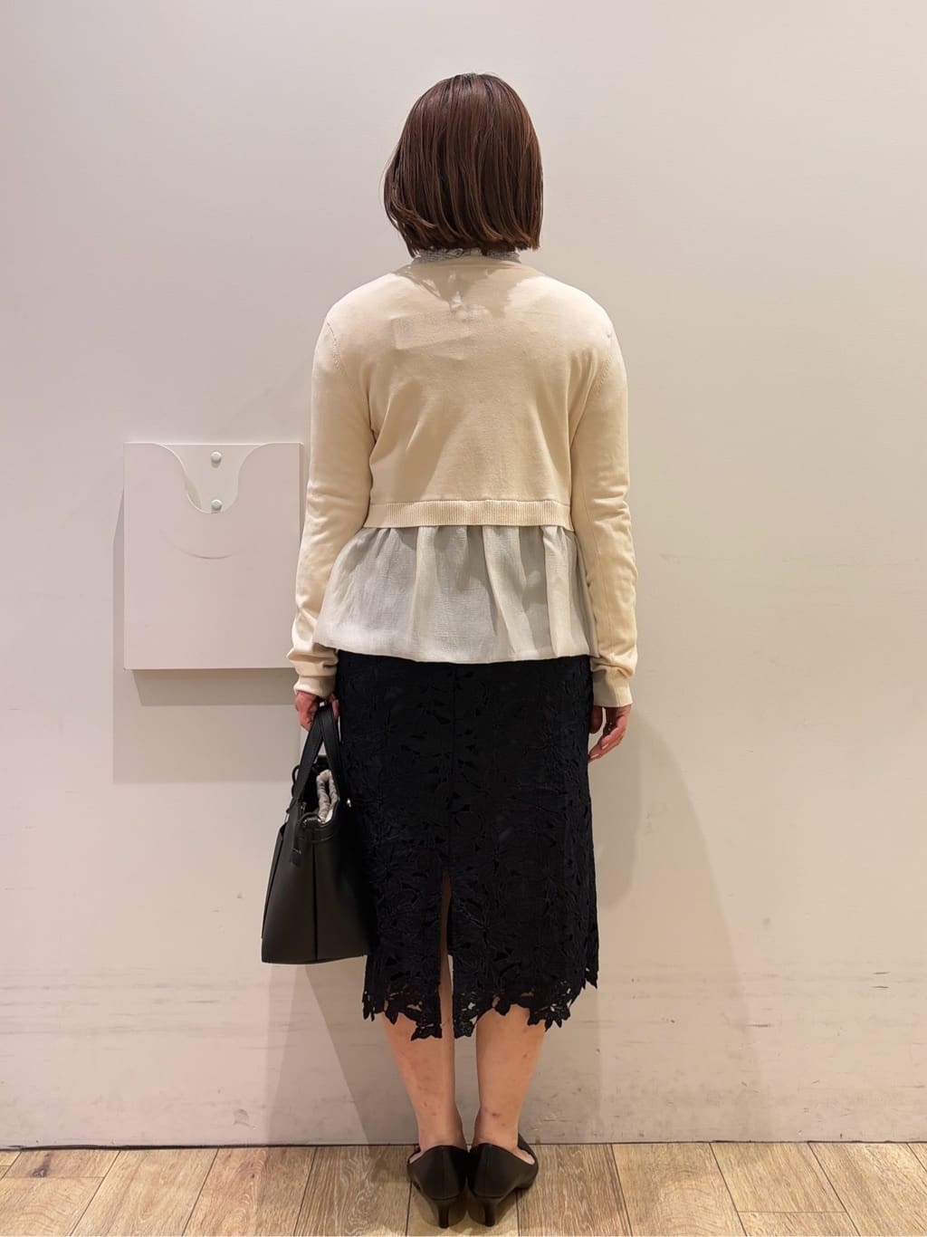 YUKOさんの「index｜フリルハイネックレーストップス【洗濯機OK】」を使ったコーディネート