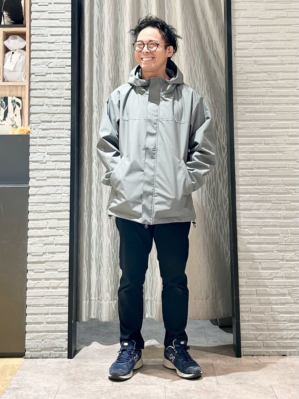 KENJI Iさんの「THE SHOP TK｜【季節の変わり目に最適】ナイロンマウンテンパーカ  防風/洗濯機OK」を使ったコーディネート