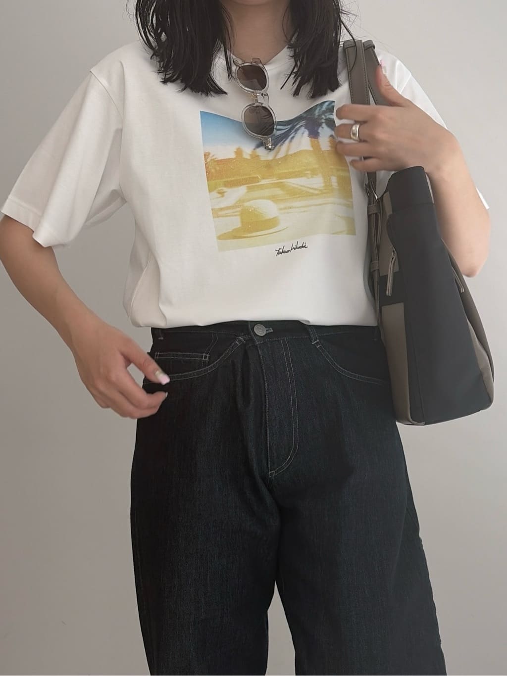 Akutagawaさんの「TAKEO KIKUCHI｜マラケシュ フォト Tシャツ」を使ったコーディネート