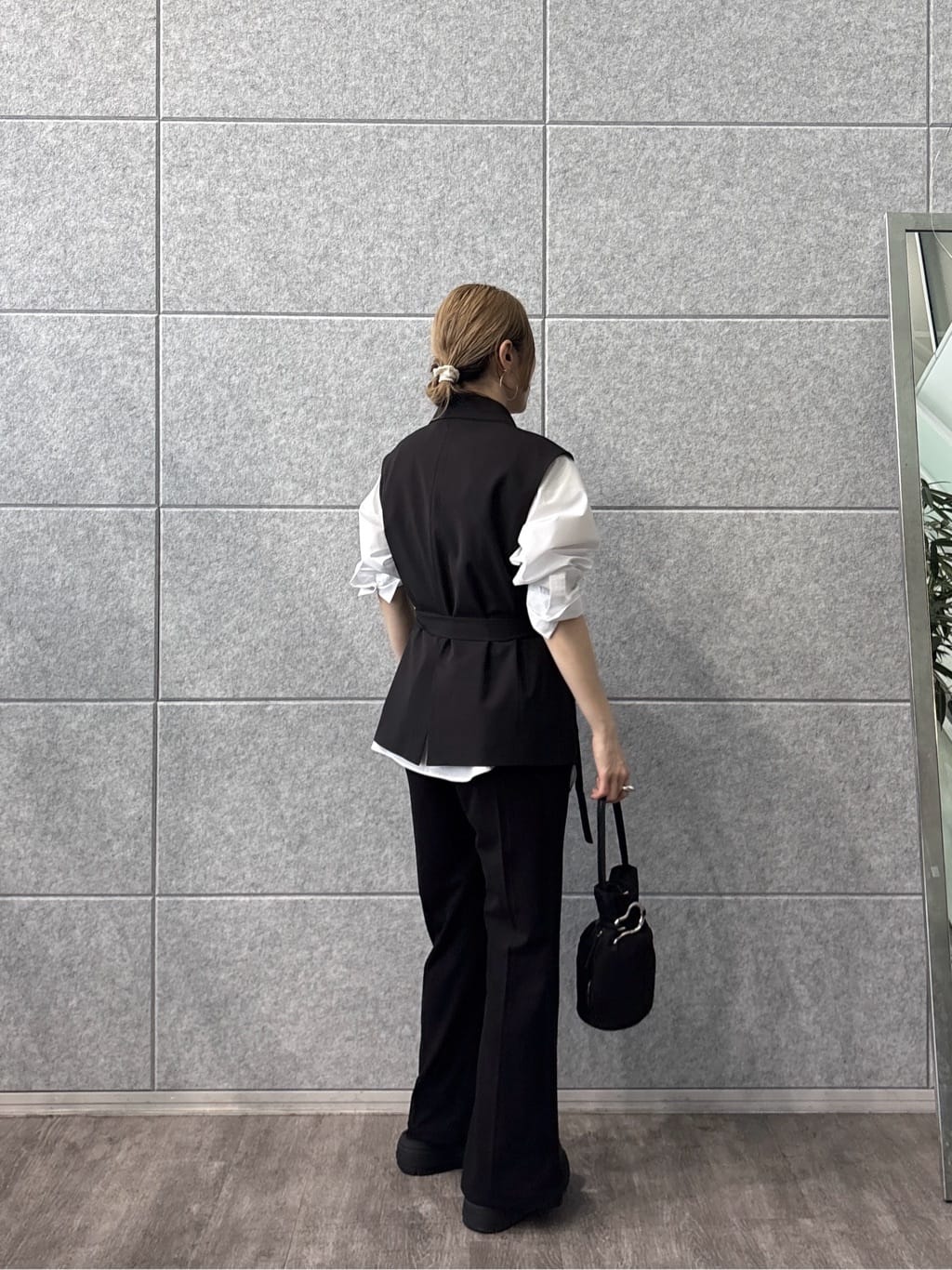 kotakiさんの「INDIVI｜Comfy SET UP｜ベルテッドジレ【セットアップ対応／通勤／カセット服／接触冷感／UVカット】」を使ったコーディネート