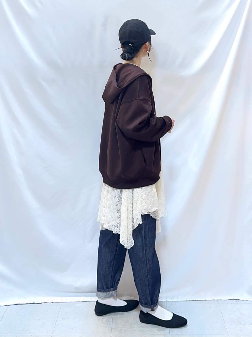 𝐇𝐢𝐫𝐨𝐦𝐢さんの「SHOO･LA･RUE｜【前後2WAYネック】レイヤードスタイルにおすすめ レースキャミチュニック」を使ったコーディネート