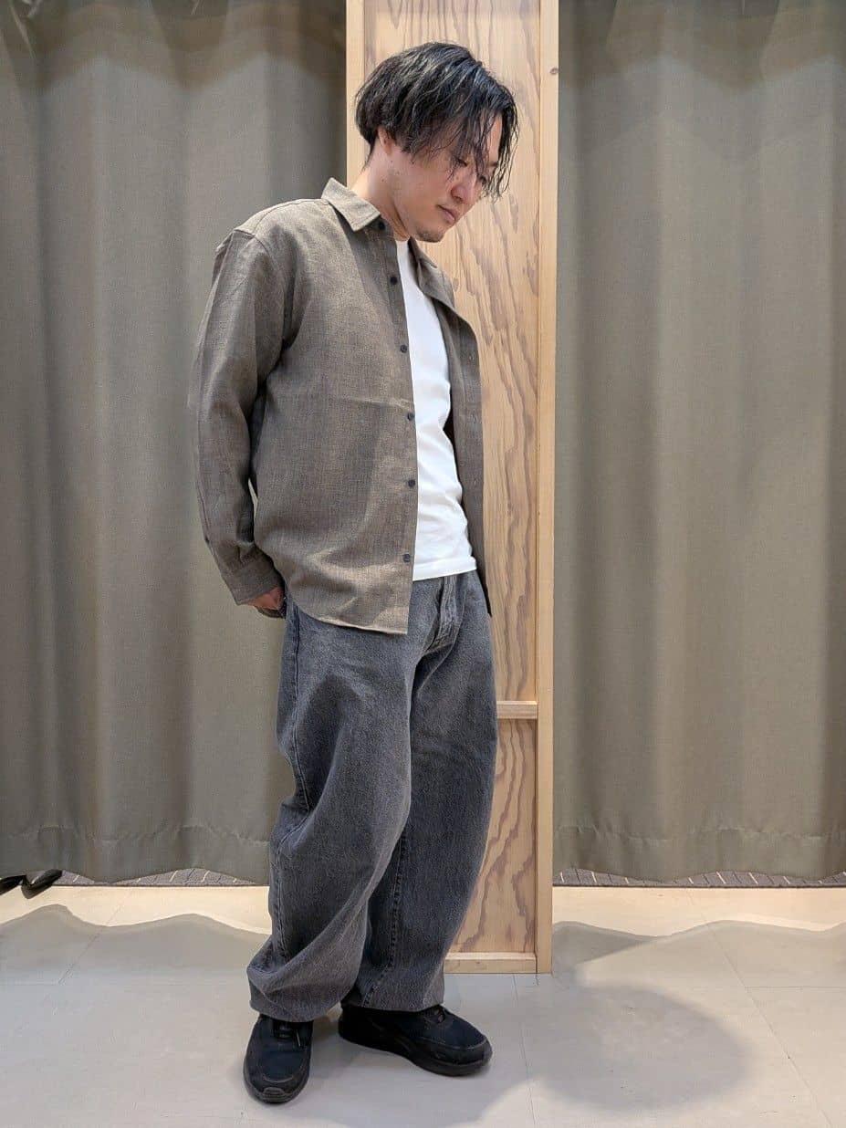 okcさんの「THE SHOP TK｜【LINO FINE】リネンライク 長袖シャツ UVカット/イージーケア/吸水速乾/洗濯機OK」を使ったコーディネート