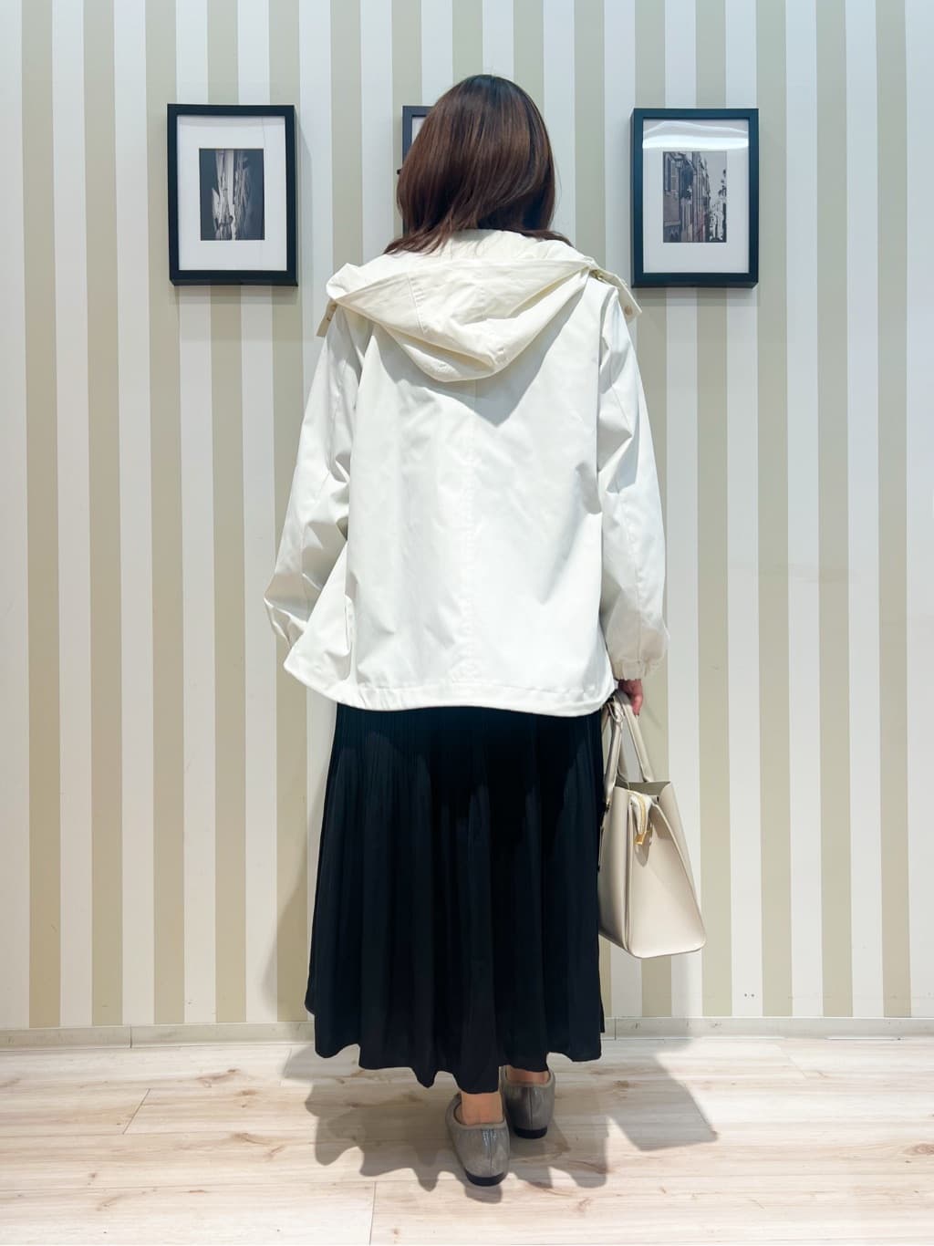manaさんの「SHOO･LA･RUE｜【防花粉/高レビュー】きれいもかっこいいも叶える 欲張りマウンテンパーカ」を使ったコーディネート