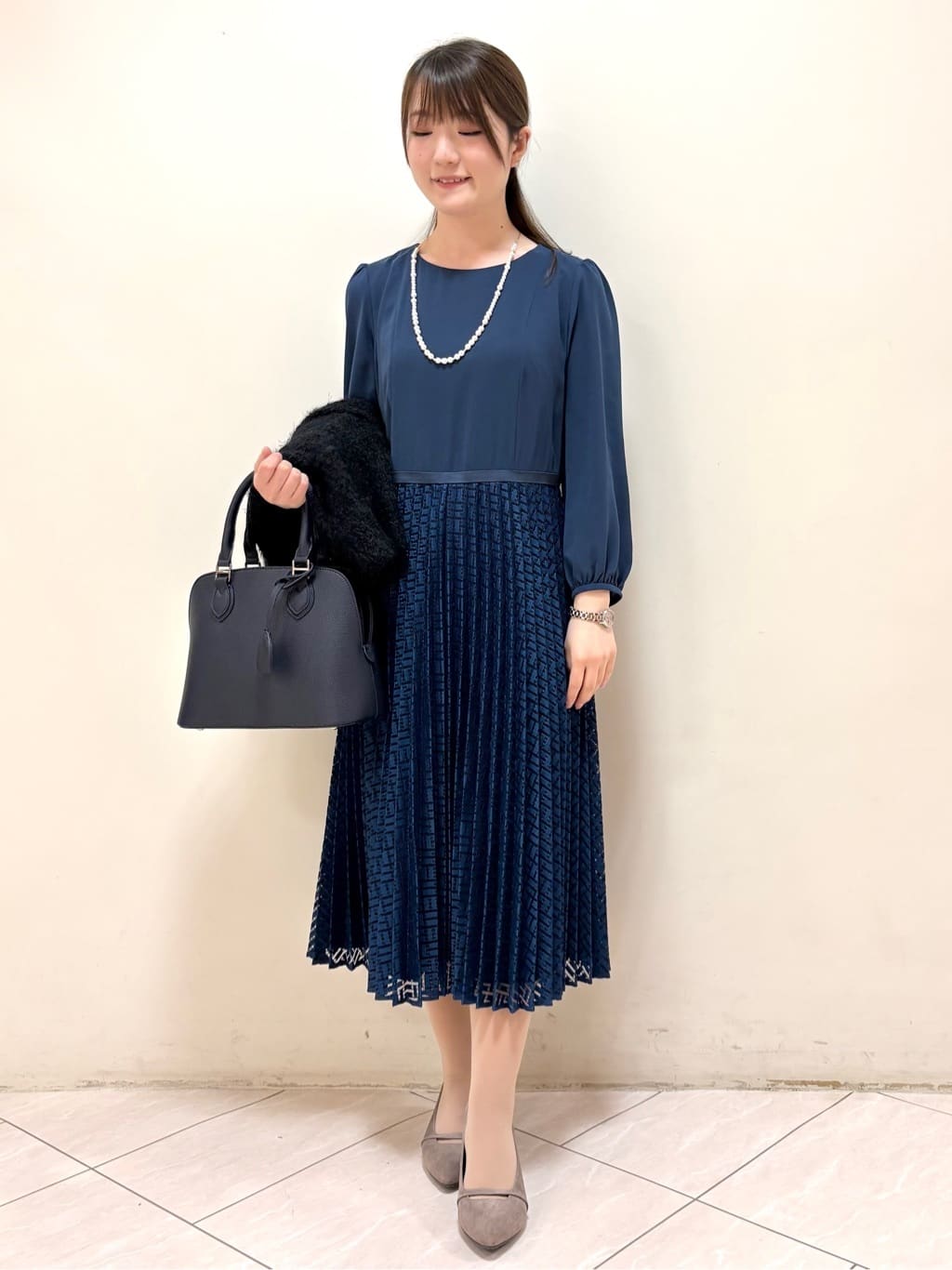 mikiさんの「Reflect｜【お食事会やお出かけに◎】ふんわりジャカード編みカーディガン」を使ったコーディネート