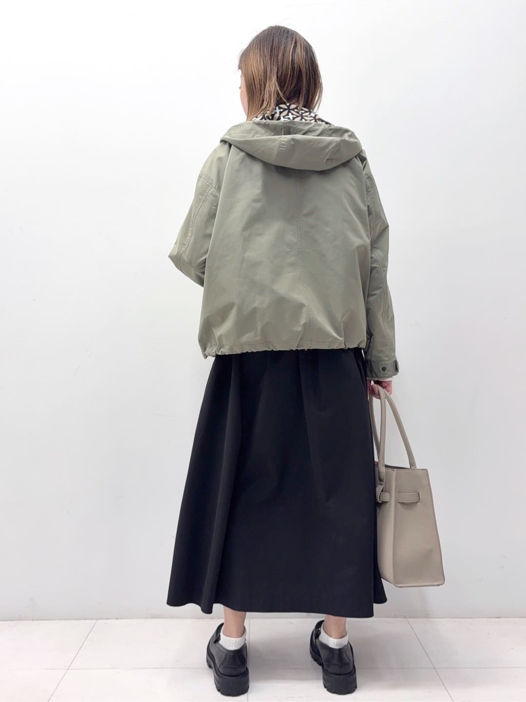 Nishijimaさんの「DRESSTERIOR｜【ウォッシャブル/撥水素材】撥水ツイル マウンテンパーカー」を使ったコーディネート