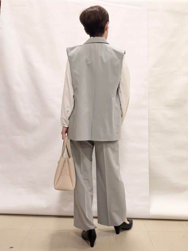 なっちゃんさんの「SHOO･LA･RUE｜【セットアップ可/S-LL/洗濯機可】サッと羽織ってこなれ見え ダブルブレストジレ」を使ったコーディネート