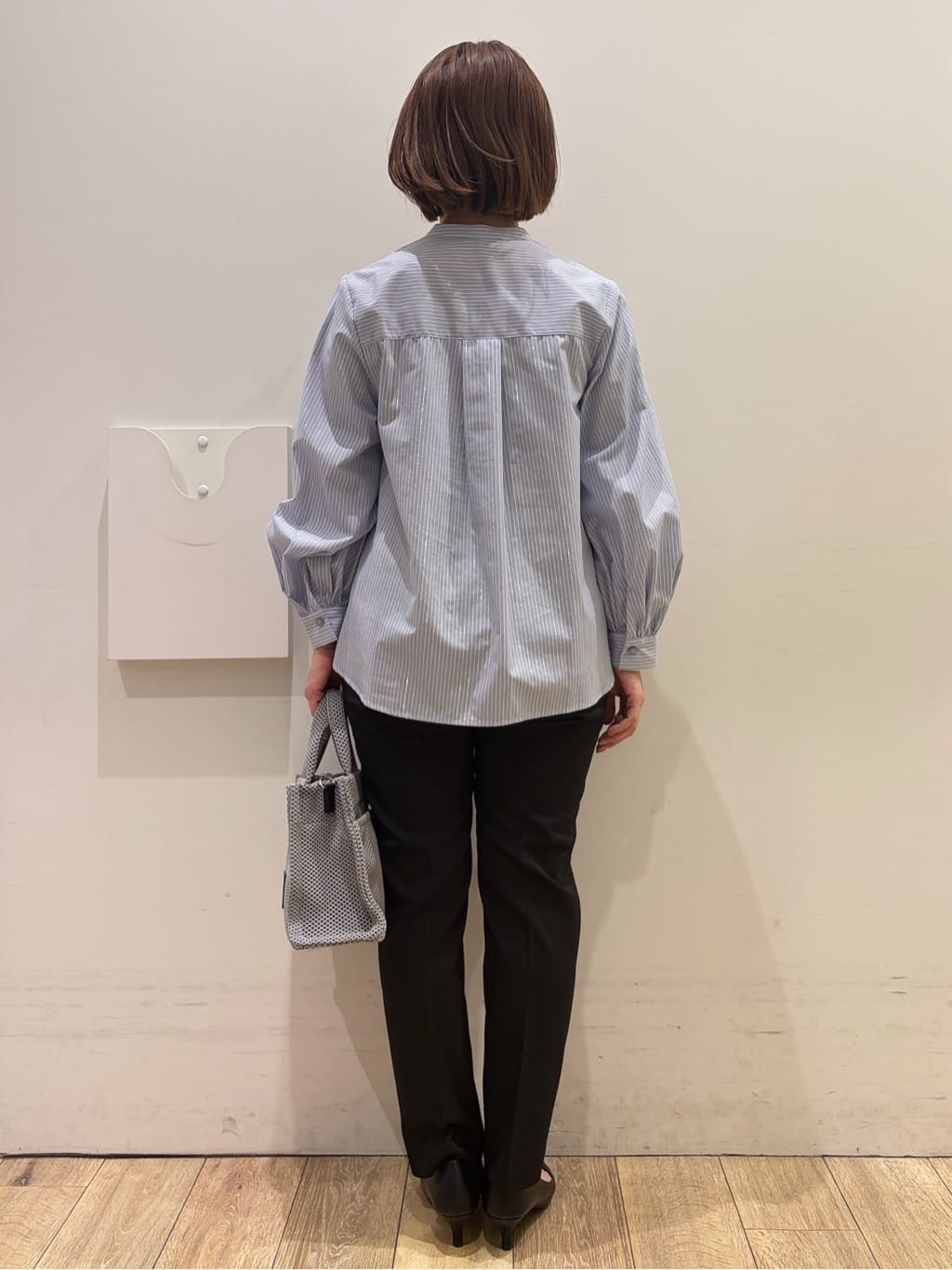 YUKOさんの「index｜フリルキーネックシャツ【洗濯機OK／イージーアイロン／防シワ】《XS～LL／7col》」を使ったコーディネート