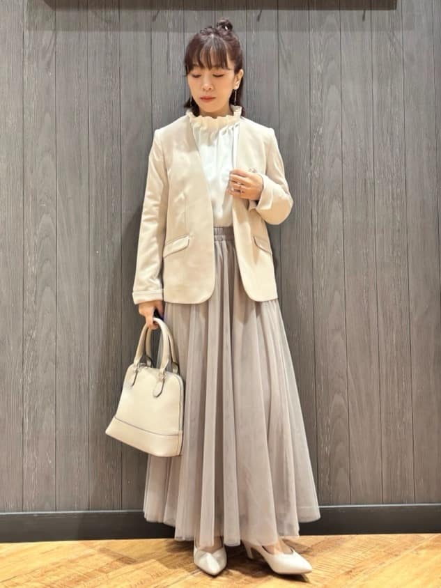meiさんの「SHOO･LA･RUE｜【洗濯機可/セットアップ可/S-3L】きちんと楽に。カットジョーゼットノーカラージャケット」を使ったコーディネート