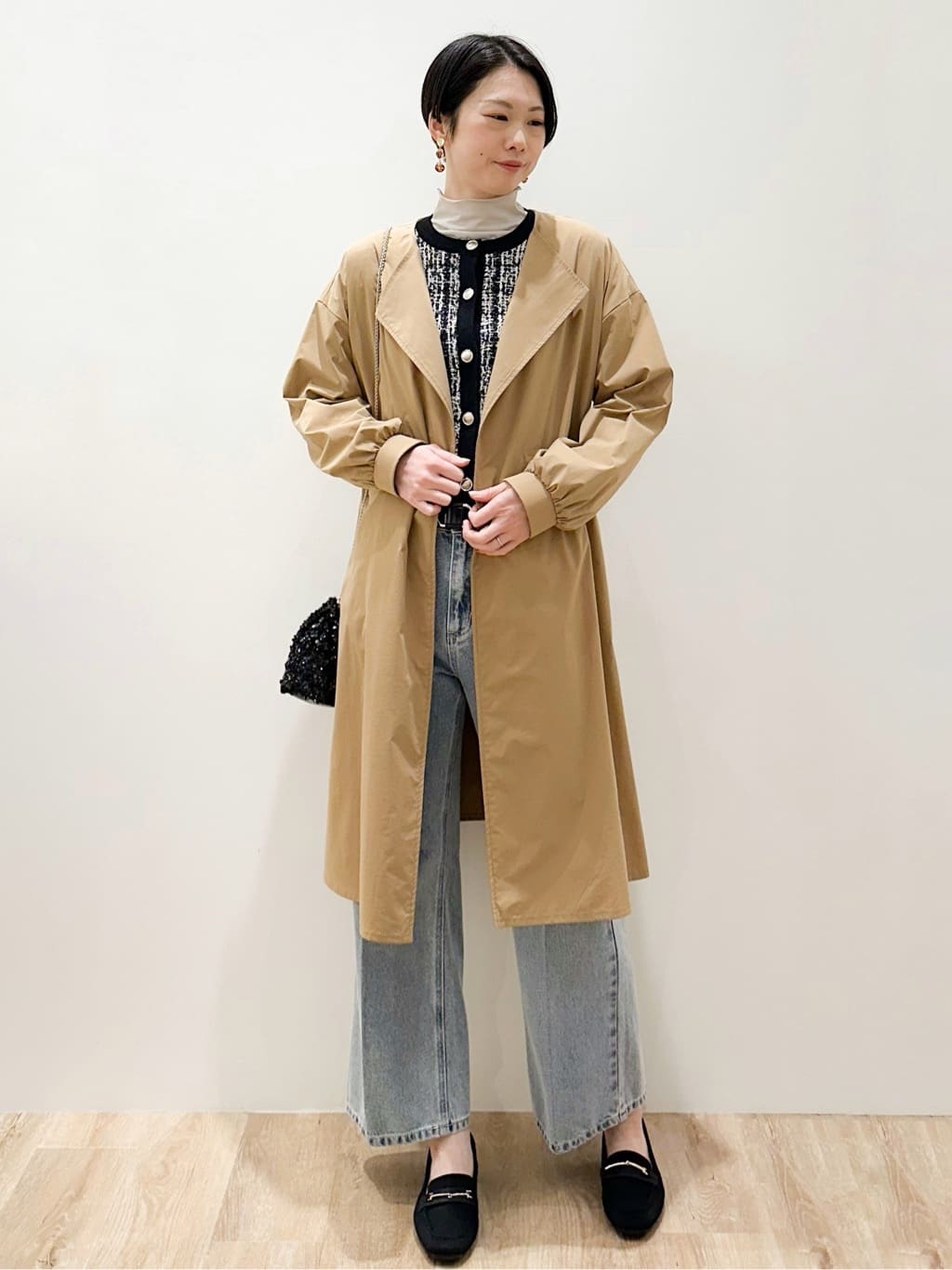 yurieさんの「OPAQUE.CLIP｜ヴィンテージクロスノーカラーロングコート【洗濯機OK／ストレッチ／イージーアイロン】」を使ったコーディネート