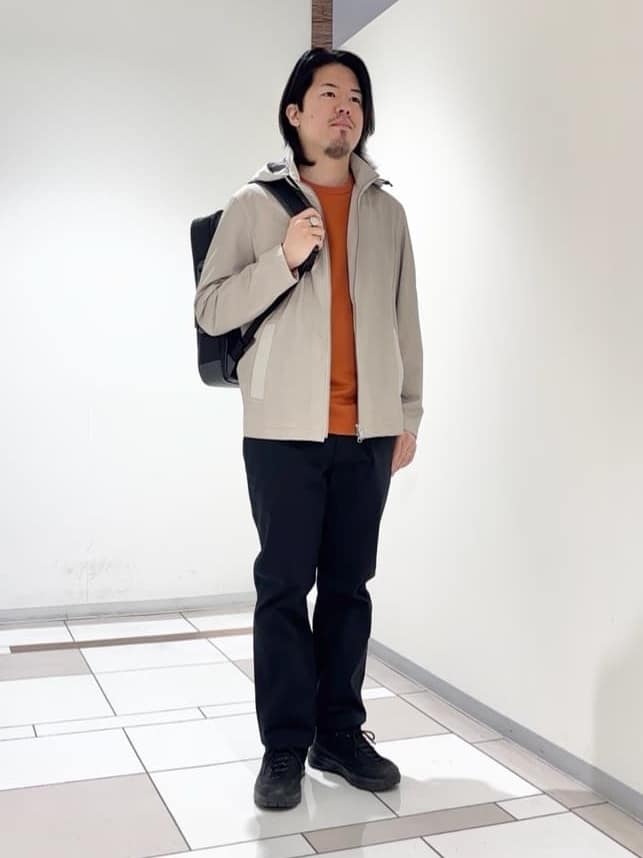 及川さんの「TAKEO KIKUCHI｜2WAYアクティブ ライト ブルゾン」を使ったコーディネート