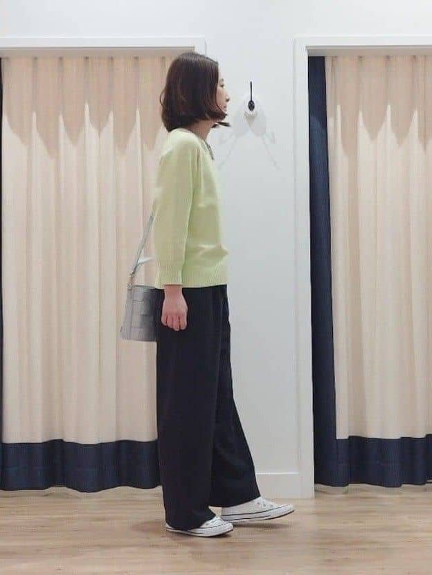 HIROさんの「Dessin｜【洗える】コットンVネックニット」を使ったコーディネート