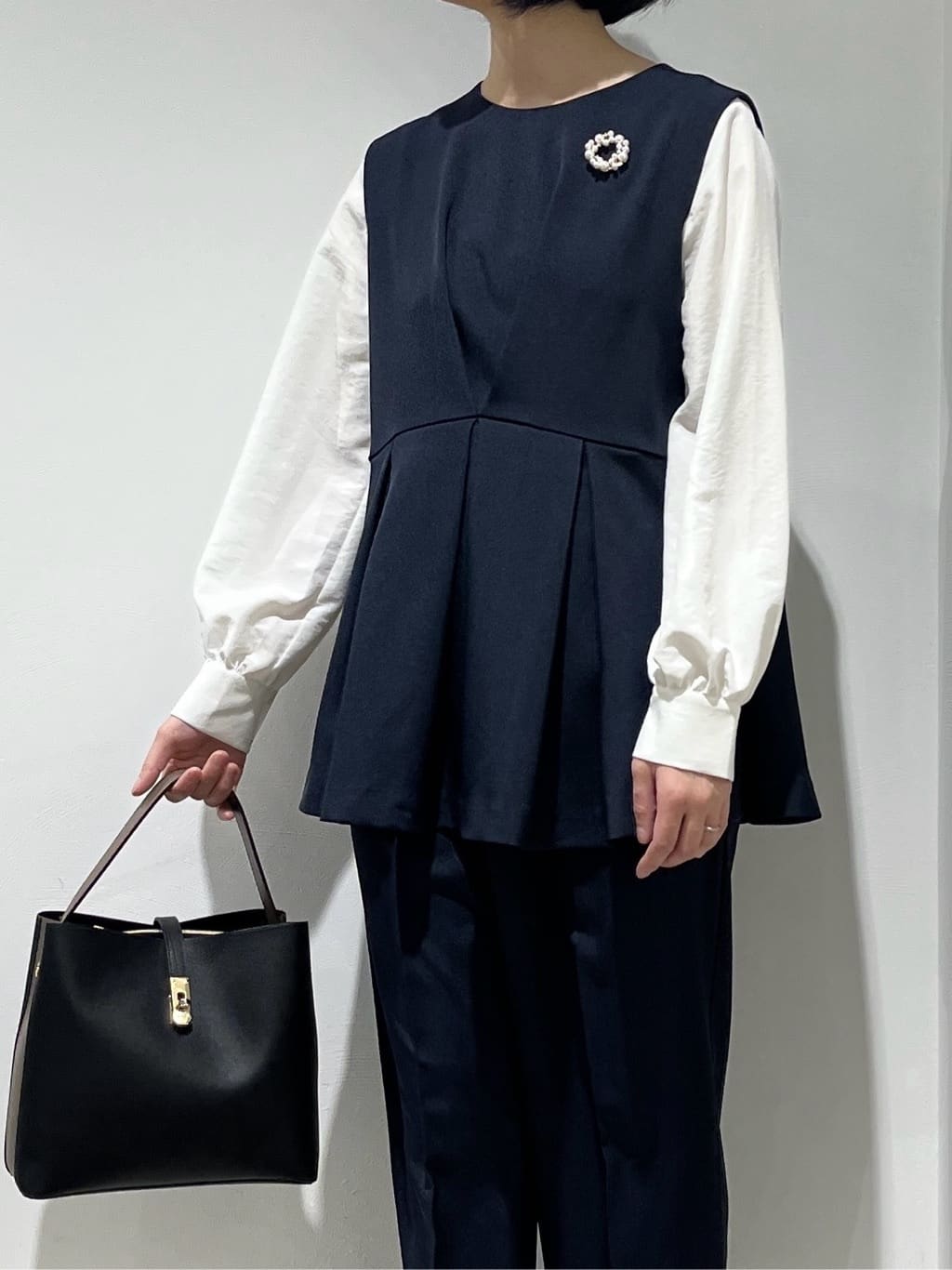 Fujiharuさんの「grove｜【マシンウォッシュ/防シワ/S-3L】着回しできるカセット服テーパードパンツ」を使ったコーディネート