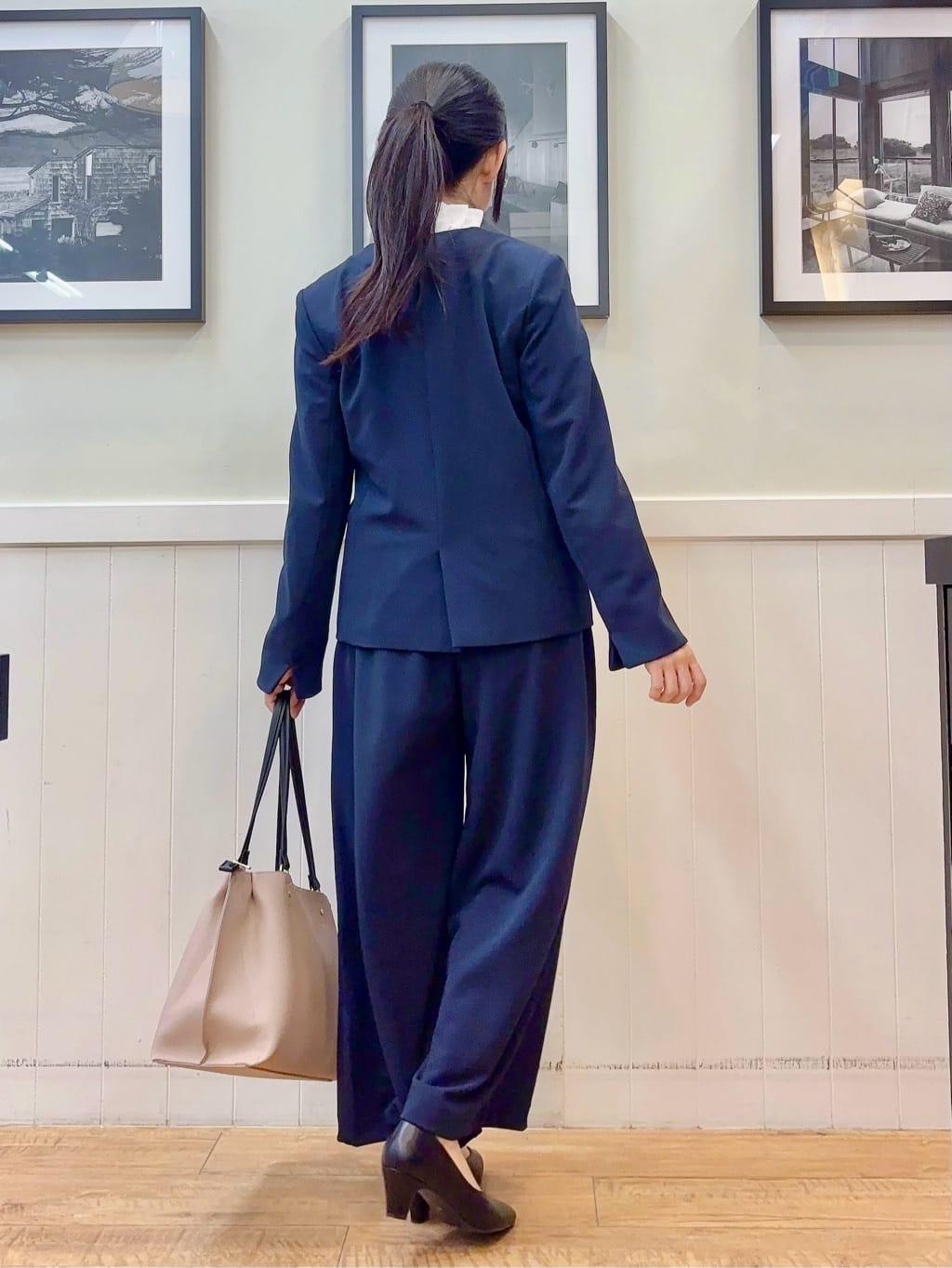 ゆうさんの「SHOO･LA･RUE｜【洗濯機可/セットアップ可/S-3L】きちんと楽に。カットジョーゼットノーカラージャケット」を使ったコーディネート