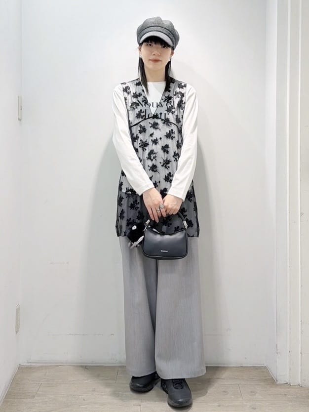 くっしーさんの「OPAQUE.CLIP｜シアー刺繍チュニックブラウス【洗濯機OK】」を使ったコーディネート