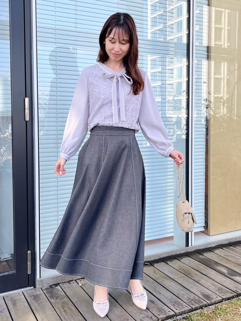 はばさんの「Couture brooch｜【洗える・通勤】フラワーレースブラウス」を使ったコーディネート