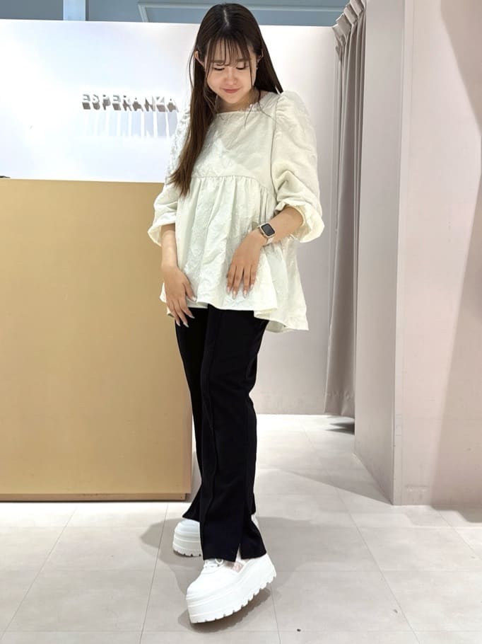 neinaさんの「ESPERANZA｜ラメライン厚底スニーカー」を使ったコーディネート