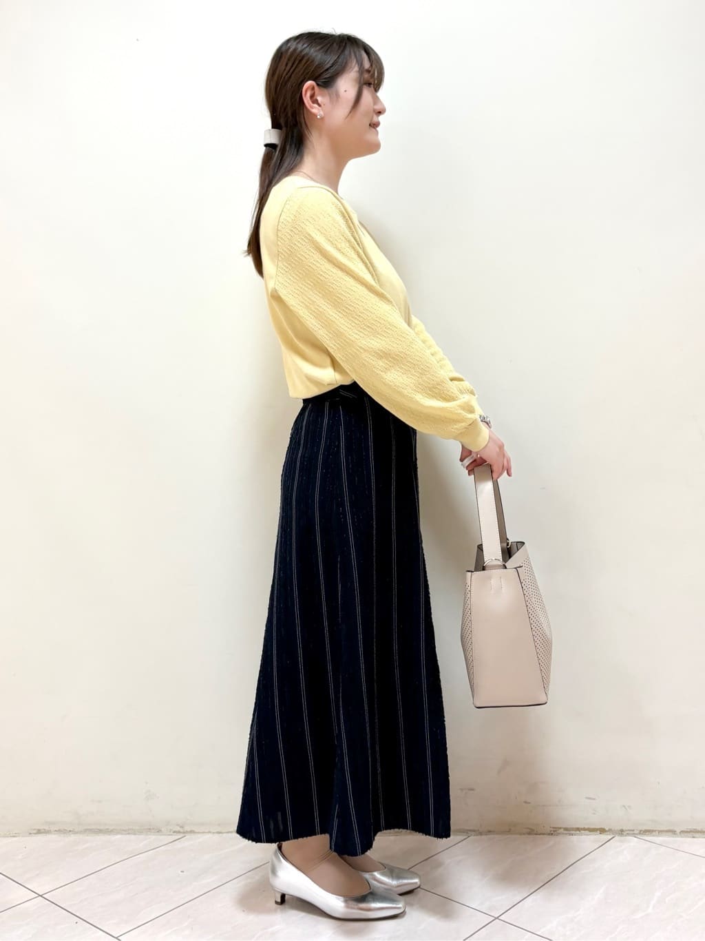 mikiさんの「Reflect｜透かしスリーブデザインハイゲージニット」を使ったコーディネート