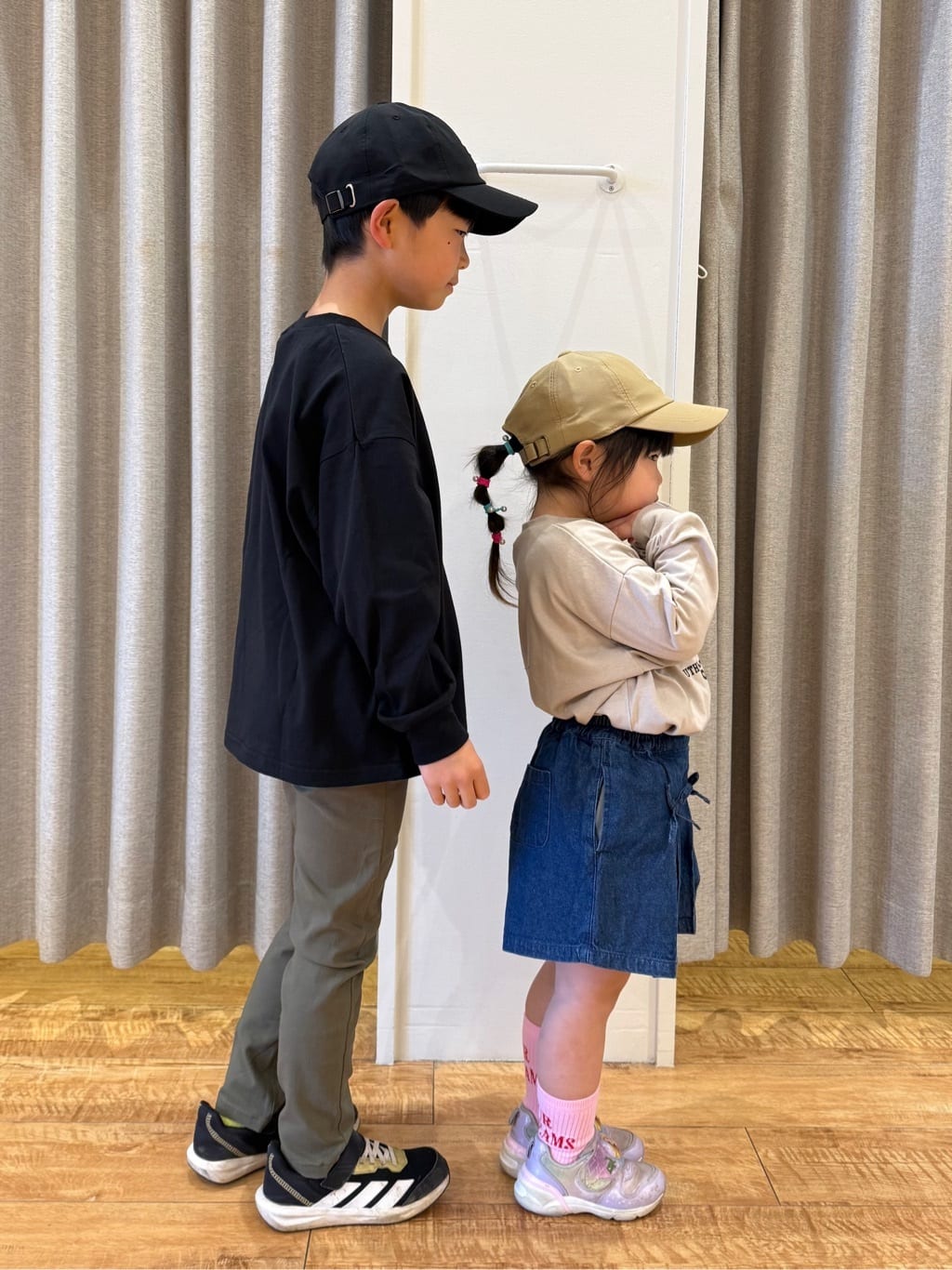 愛さんの「SHOO･LA･RUE｜【100-150cm】ストレッチスキニーパンツ」を使ったコーディネート