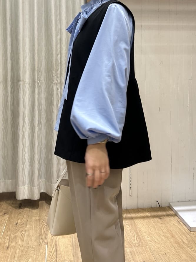 ga_riさんの「THE SHOP TK｜【通勤・きちんと見えに】ダブルクロス ペプラムジレ/セットアップ可」を使ったコーディネート