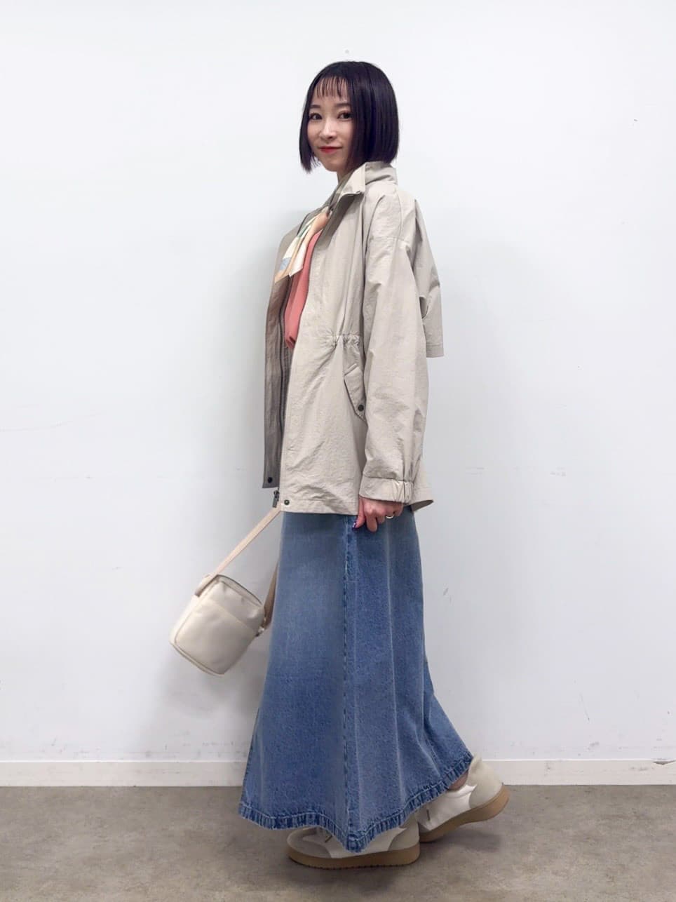 𝐜𝐡𝐢𝐤𝐚さんの「SHOO･LA･RUE｜【着丈選べる/体型カバー/洗濯機可】さらさらとろん ドルマンブラウス」を使ったコーディネート