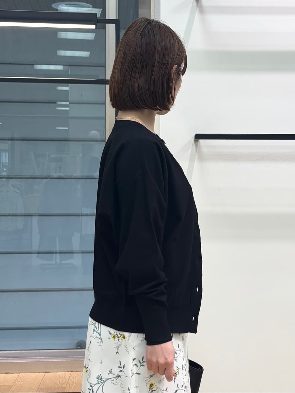 asamiさんの「INDIVI｜【洗える／アンサンブル可能】シンプルデザインニット」を使ったコーディネート