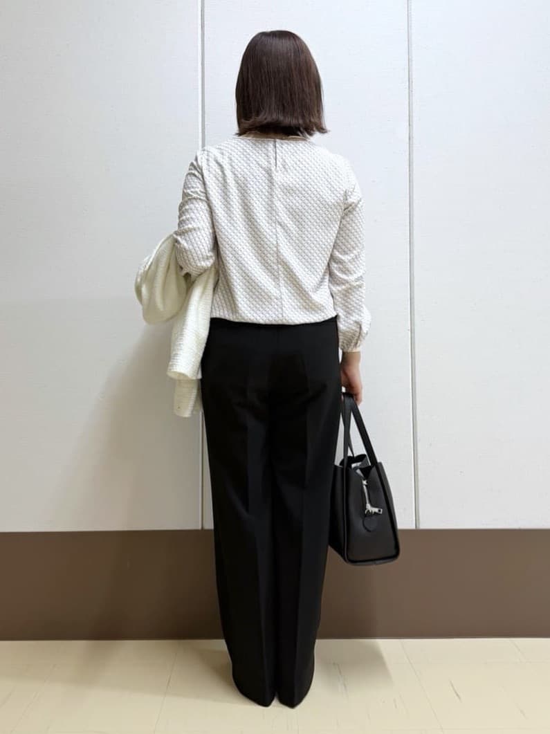 Rikoさんの「INDIVI｜【洗える／透けにくい】ダイヤ柄プリントブラウス」を使ったコーディネート