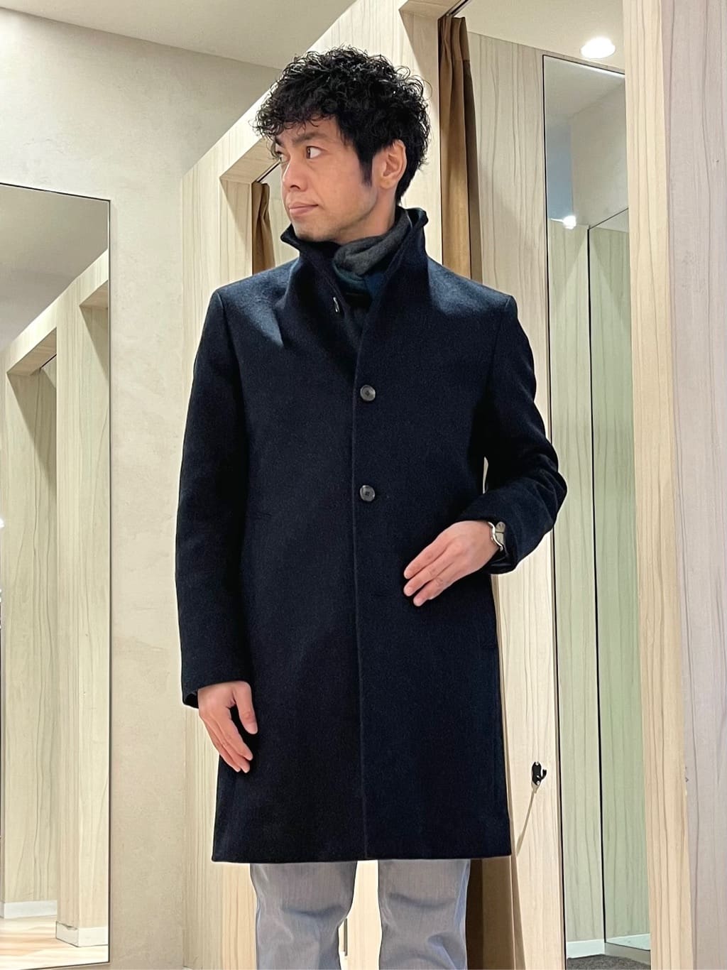 URAさんの「TAKEO KIKUCHI｜【ウールカシミヤブレンド】ビーバー調 スタンドカラー コート」を使ったコーディネート