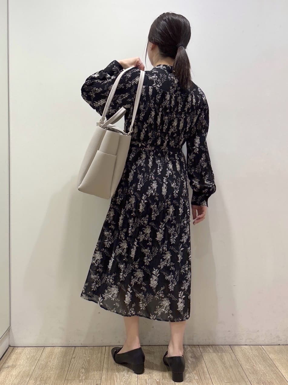 mameさんの「index｜撥水トレンチコート【洗濯機OK／花粉対応】《XS～3L》」を使ったコーディネート
