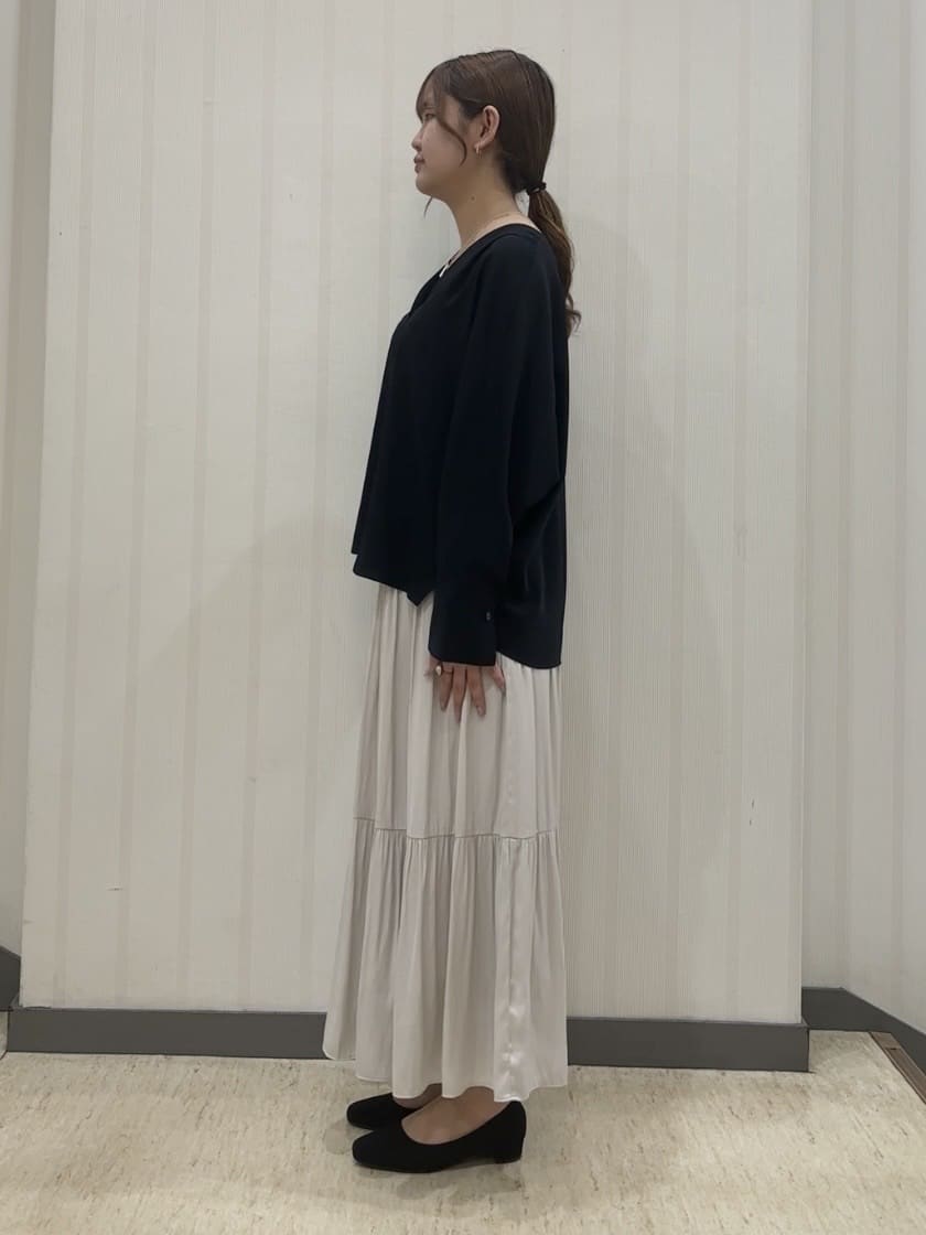 ちひさんの「INDIVI｜【洗える／UVケア／マットサテン】Vネックドルマンスリーブブラウス」を使ったコーディネート