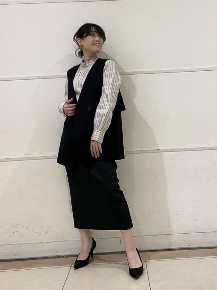 watanabeさんの「UNTITLED｜◆【コットン100/洗える】シャーリングフリルネックブラウス」を使ったコーディネート