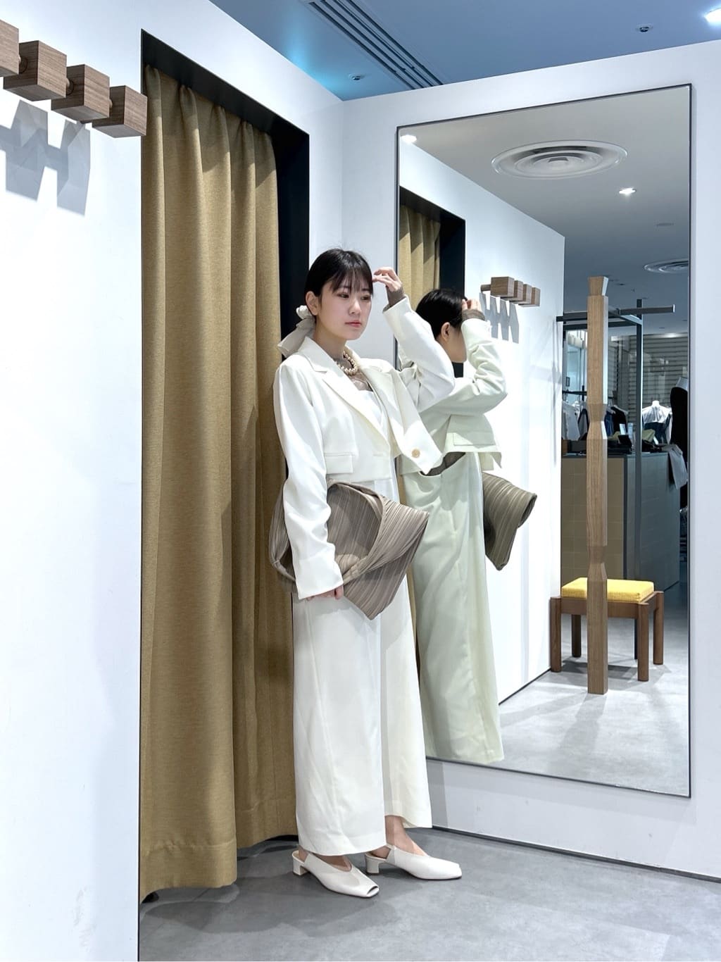 Renoさんの「INDIVI｜クロップドジャケット」を使ったコーディネート
