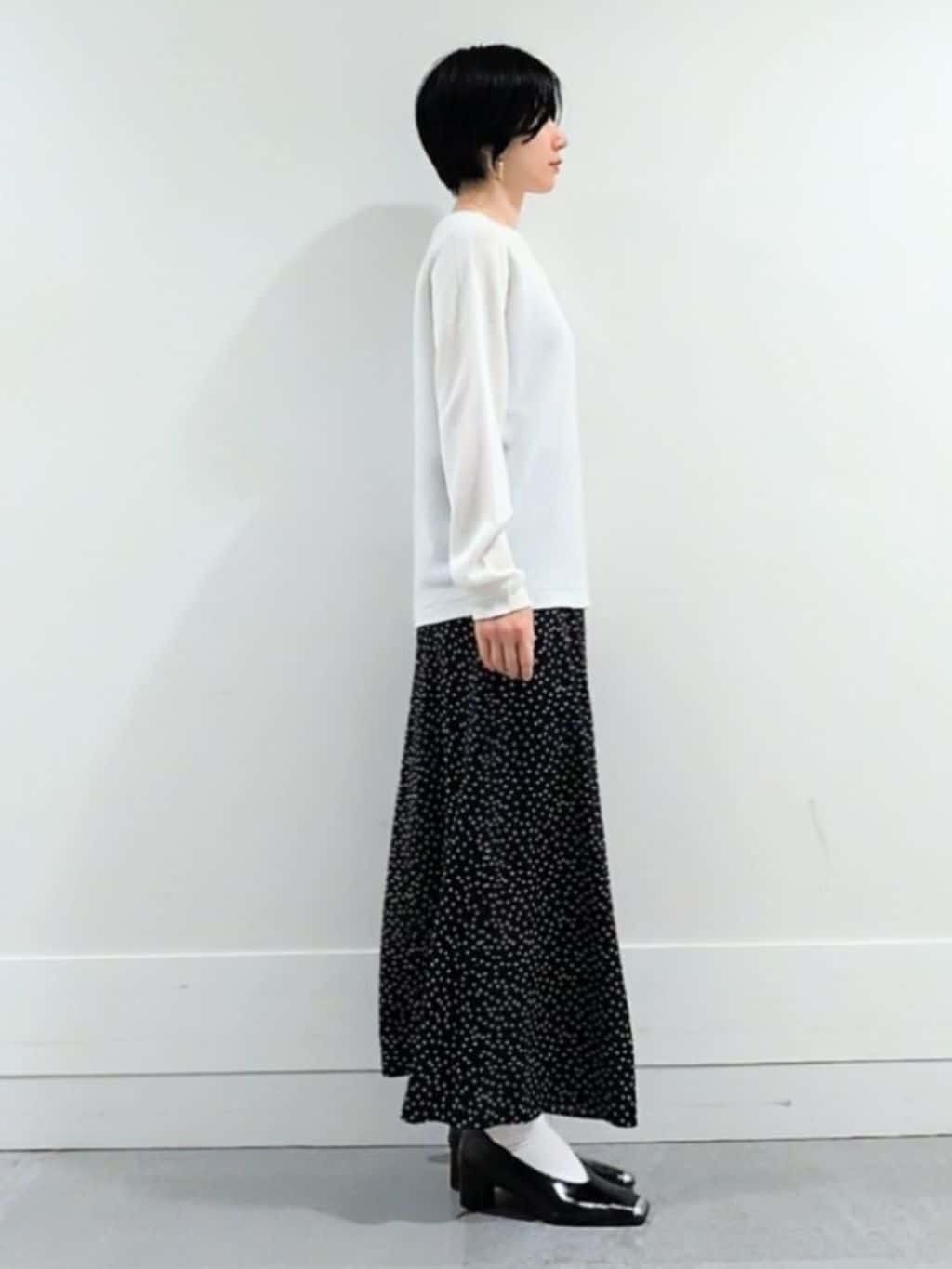 ミズタさんの「UNTITLED｜【古畑星夏さん着用/8色展開/程よい透け感】ドライタッチボートネックニット」を使ったコーディネート