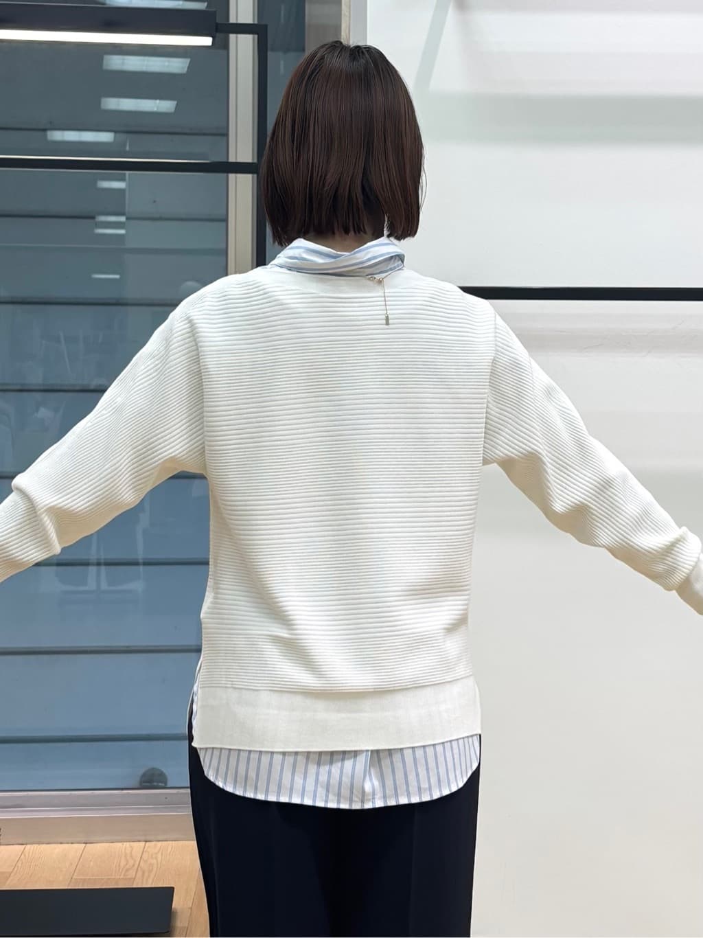 asamiさんの「INDIVI｜【洗える／キレイ色】体型カバー無縫製ニット」を使ったコーディネート