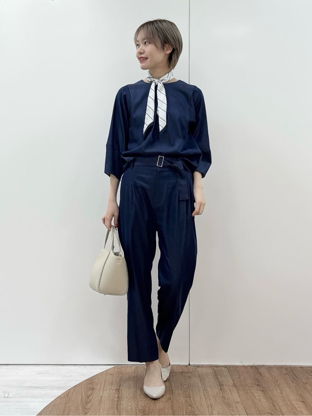 kanaeさんの「INDIVI｜【洗える／UVケア／SETUP可能】デニムライク ランタン袖ブラウス」を使ったコーディネート