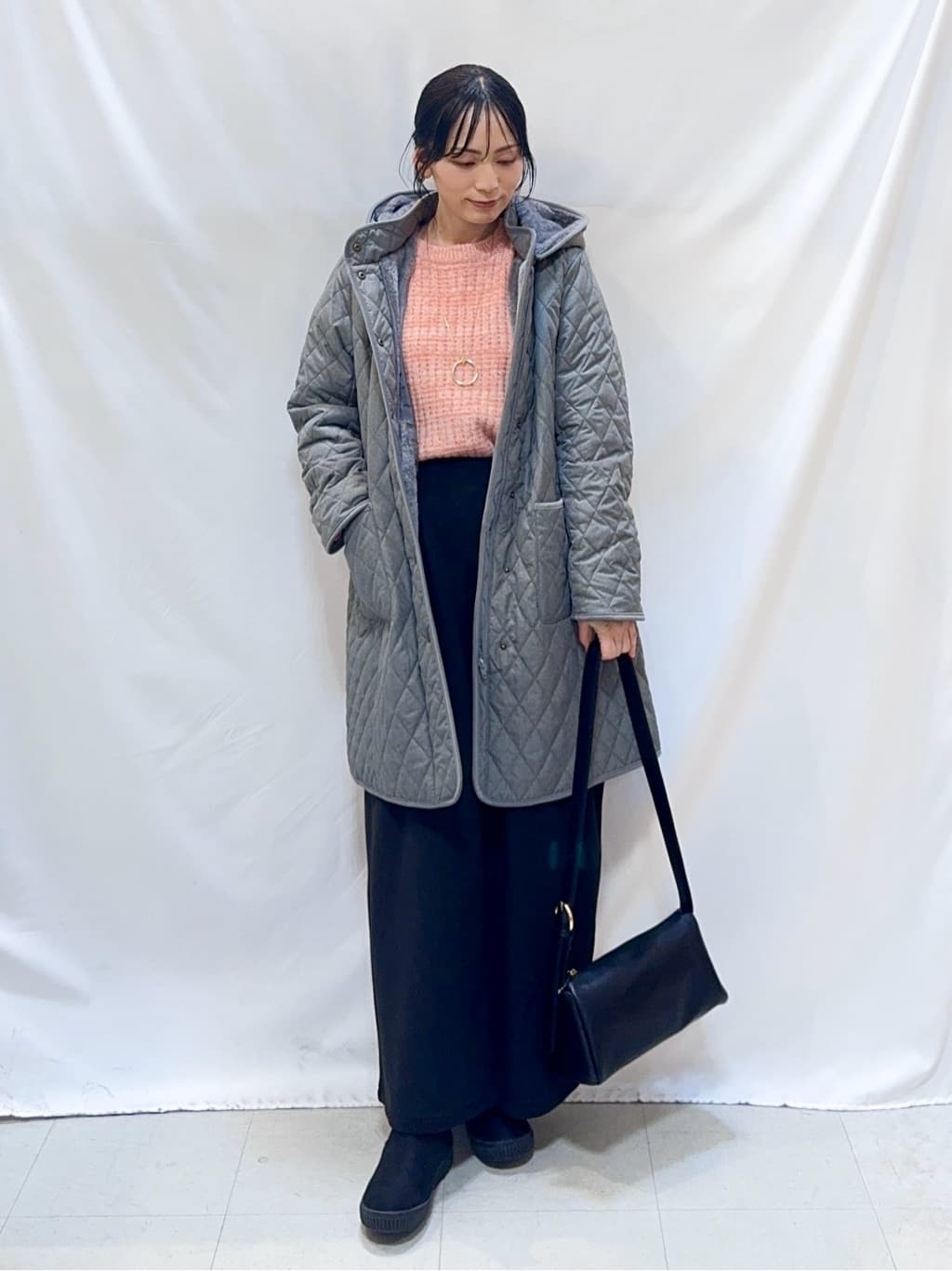 𝐇𝐢𝐫𝐨𝐦𝐢さんの「SHOO･LA･RUE｜【洗濯機可】ふわふわミックスカラーニット」を使ったコーディネート