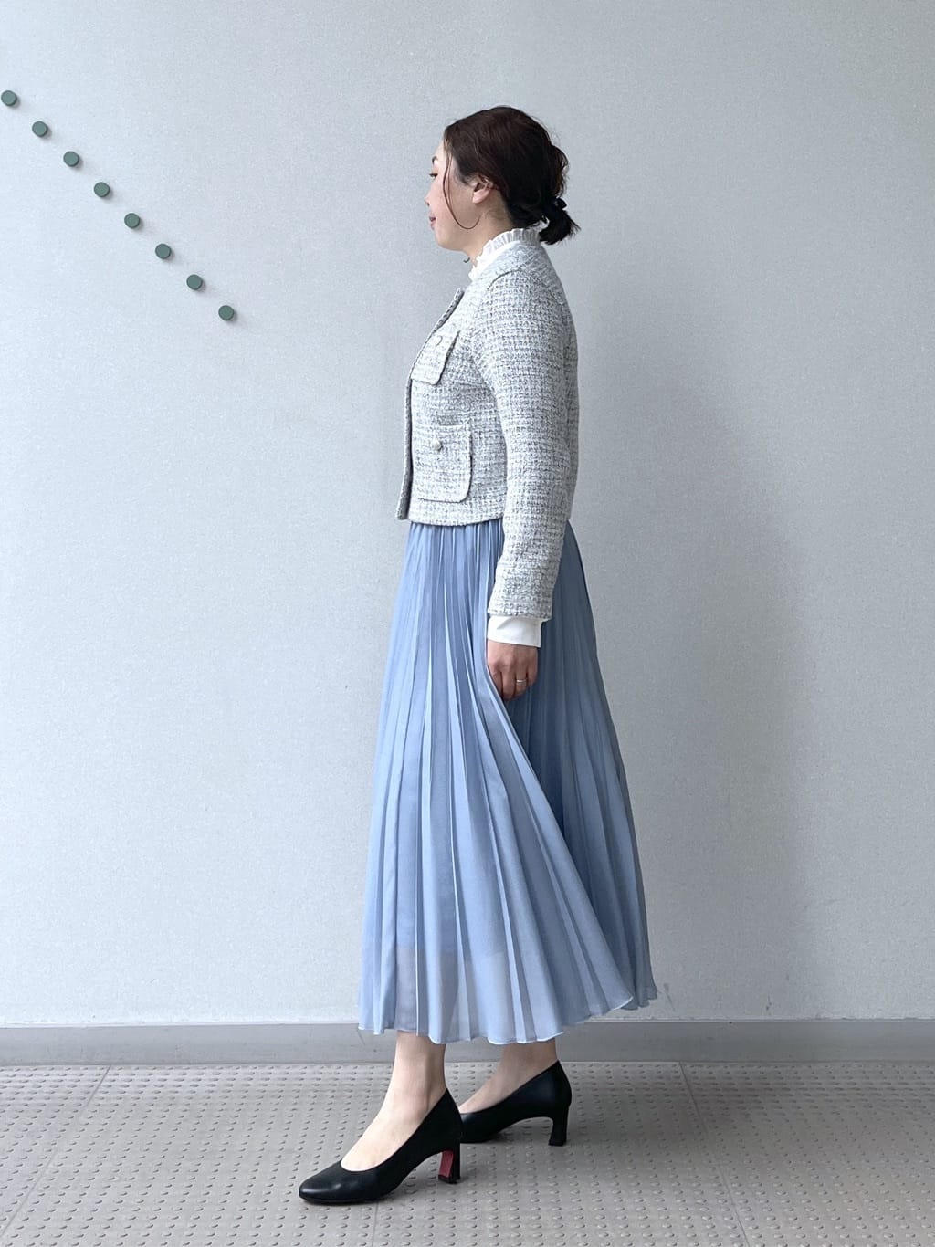 Soeさんの「DRESSTERIOR｜【ウォッシャブル/通勤】スタンドフリル ブラウス」を使ったコーディネート