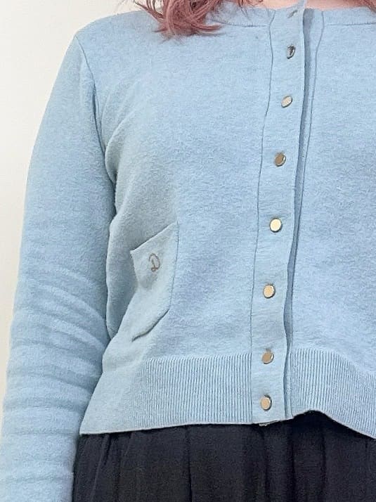 なかもとあきさんの「DRESSTERIOR｜◆ウォッシャブルコットンカシミヤカーディガン」を使ったコーディネート