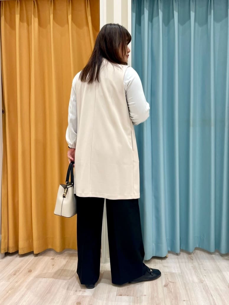 TUMU-TUMUさんの「SHOO･LA･RUE｜【洗濯機可/セットアップ可/S-3L】きちんと楽に。カットジョーゼット ロングジレ」を使ったコーディネート