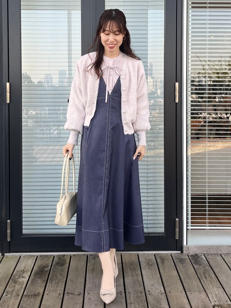 はばさんの「Couture brooch｜【前後2WAY】Springフェザーカーデトップス」を使ったコーディネート