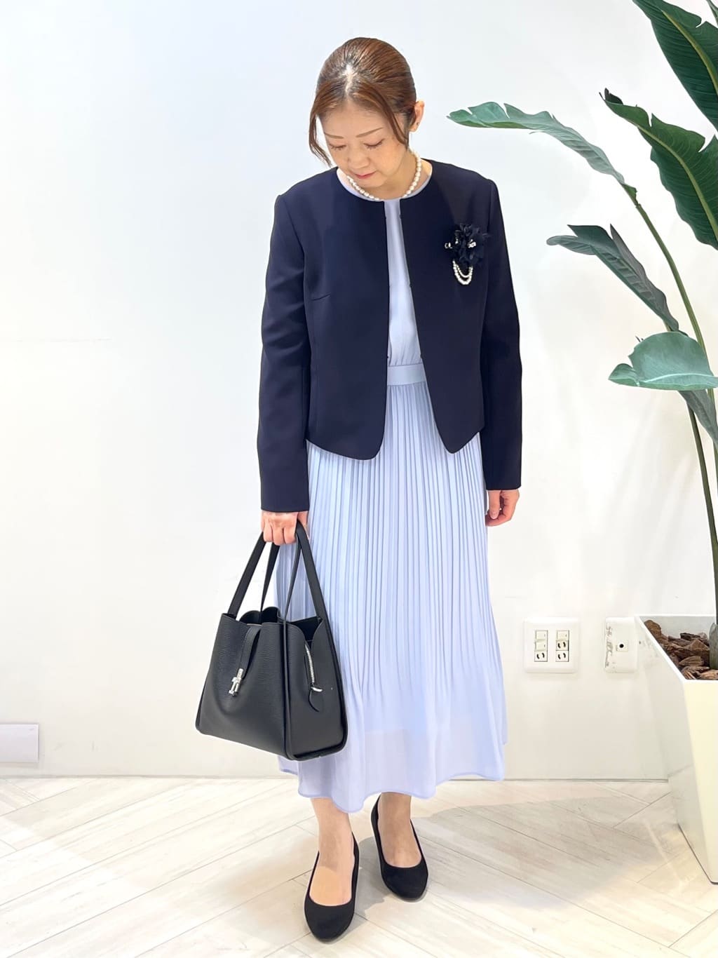Tomoさんの「UNTITLED｜【洗える/セレモニー】プリーツワンピース」を使ったコーディネート