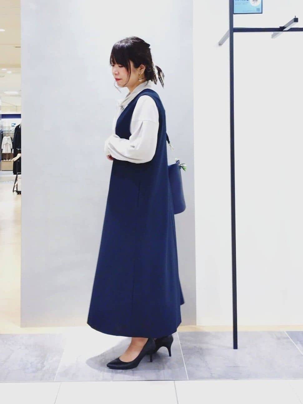 TOMOMIさんの「INDIVI｜【洗える／SETUP可能／UVケア】ウール調ジャンパードレス」を使ったコーディネート