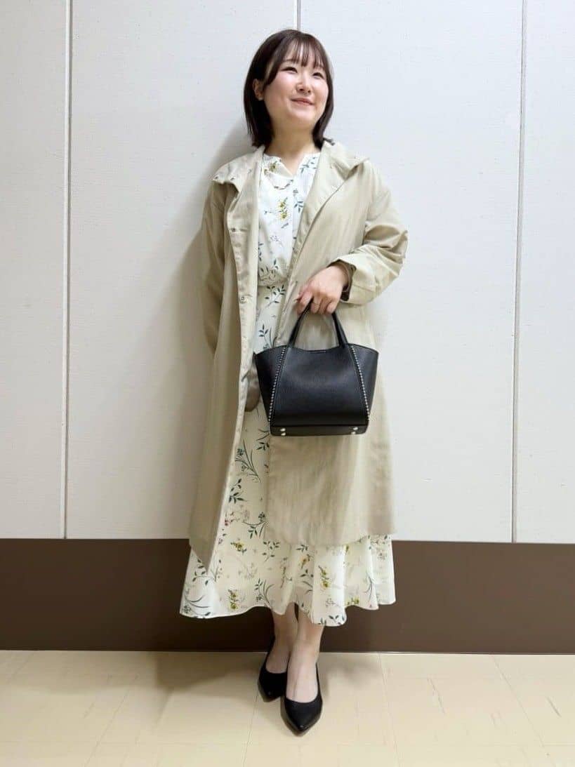 Rikoさんの「INDIVI｜【撥水／軽量】ミニマル スタンドカラーコート」を使ったコーディネート