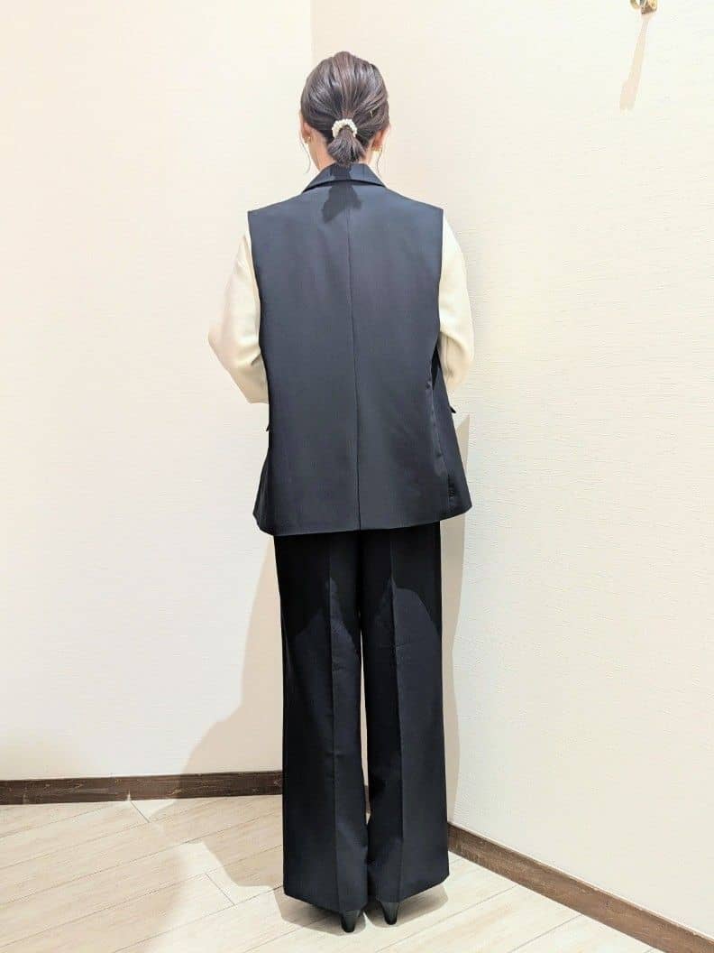 asa.さんの「SHOO･LA･RUE｜【セットアップ可/S-LL/洗濯機可】サッと羽織ってこなれ見え ダブルブレストジレ」を使ったコーディネート