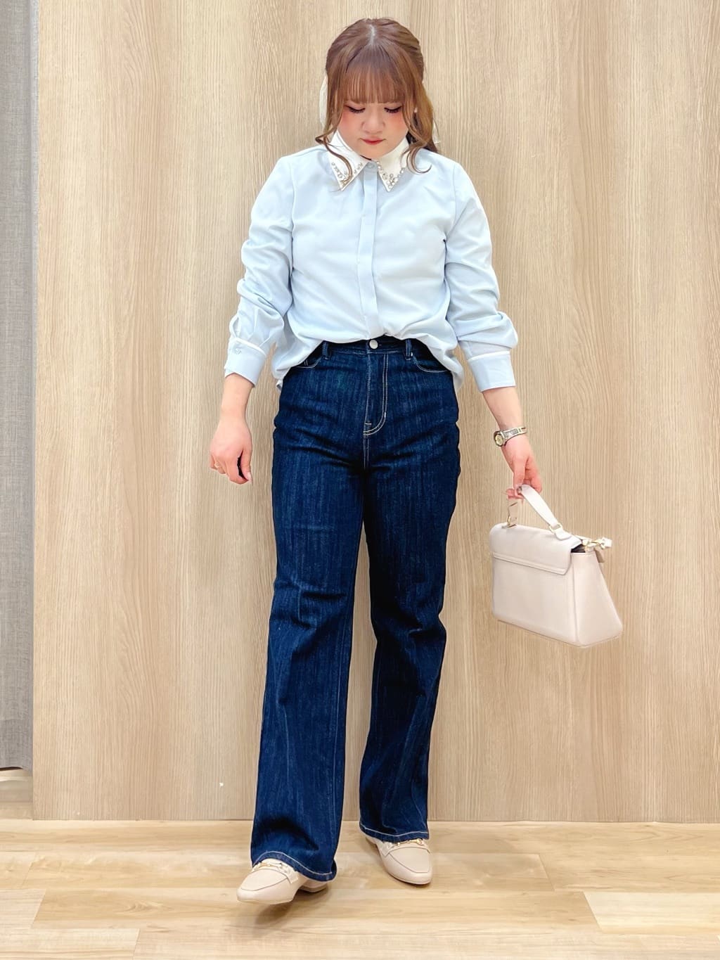 みことさんの「grove｜【選べる着丈】美シルエットデニムソフトフレアーパンツ」を使ったコーディネート